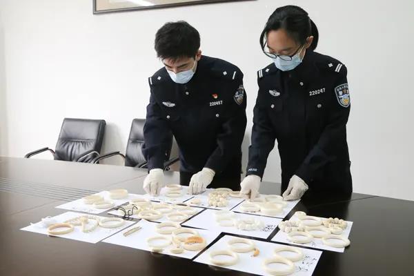 得一<a href='http://www.jnjinpai.cn' title='國際海運' >國際海運</a>