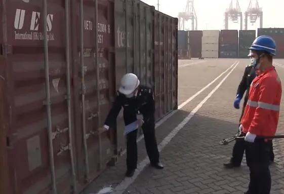 <a href='http://www.jnjinpai.cn' title='危險(xiǎn)品運(yùn)輸' >危險(xiǎn)品運(yùn)輸</a>